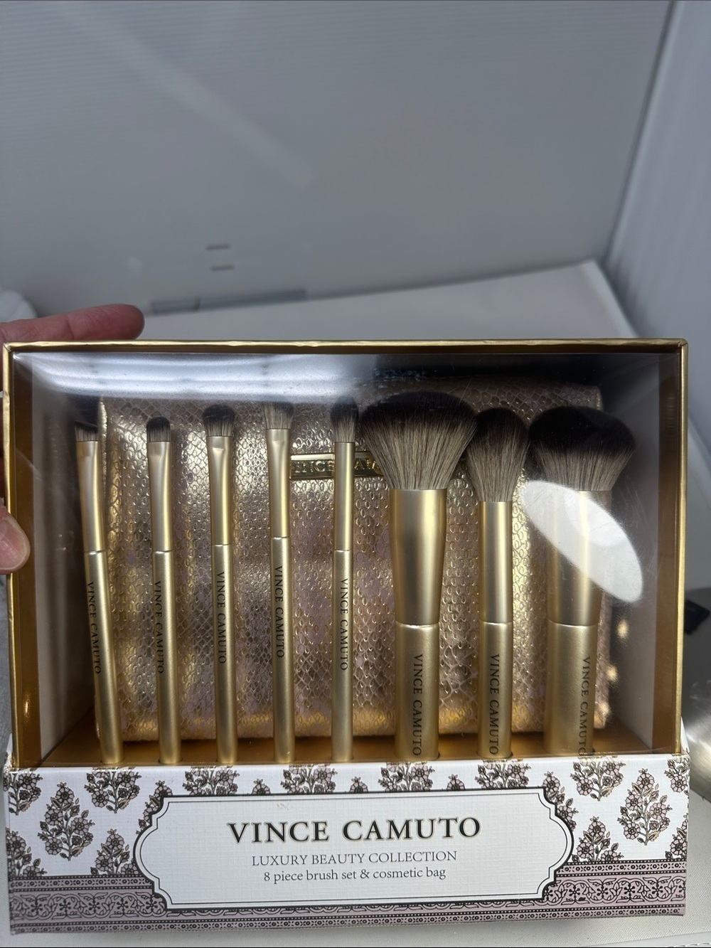 Vince Camuto Set